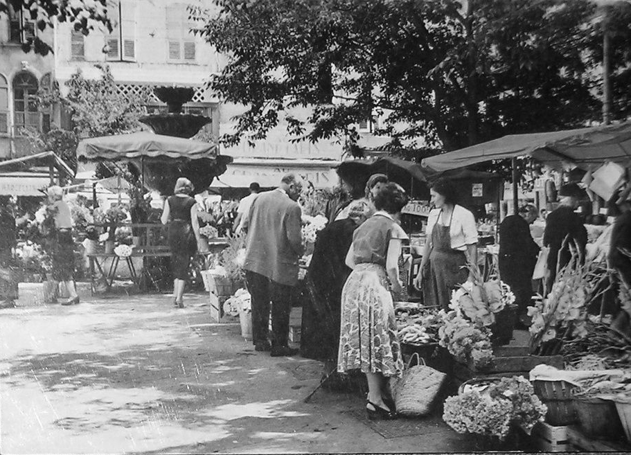 Photo de Grasse avec le marché de la place aux Aires (Alpes-Maritimes, France)